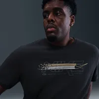 Nike Sportswear чоловічі футболка колір чорний