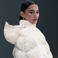 Nike Sportswear жіноча Therma-FIT Puffer колір коричневий