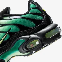 Nike Air Max Plus чоловічі Кросівки колір зелений