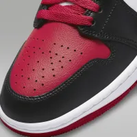 Nike Air Jordan 1 Mid жіноча Кросівки колір чорний