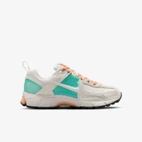 Nike Vomero 5 Big детские (Girls') Кроссовки цвет белый