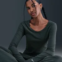 Nike Sportswear Chill Knit жіноча Long-Sleeve Top колір зелений