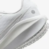 Nike Vomero 17 чоловічі Road Running Кросівки колір білий