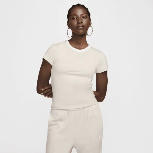 Nike Sportswear Chill Knit жіноча Slim Cropped Tee колір коричневий