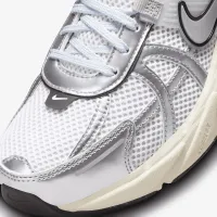Nike V2K Run женская Кроссовки цвет белый