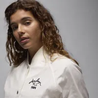 Nike Jordan жіноча Varsity Куртка колір білий