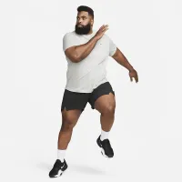 Nike Primary чоловічі Dri-FIT Short-Sleeve Versatile Top колір сірий