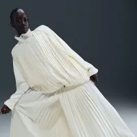 Nike Sportswear Collection женская Pleated Track Куртка цвет белый