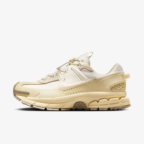 Nike Zoom Vomero Roam чоловічі Winterized Кросівки колір коричневий