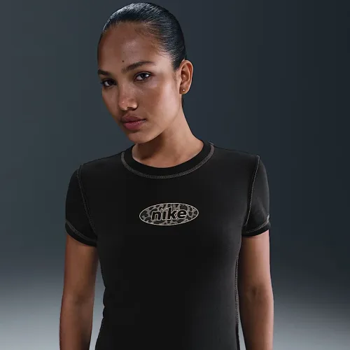 Nike Sportswear Chill Knit жіноча Slim Cropped Top колір чорний