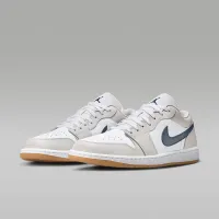 Nike Air Jordan 1 Low чоловічі Кросівки колір білий
