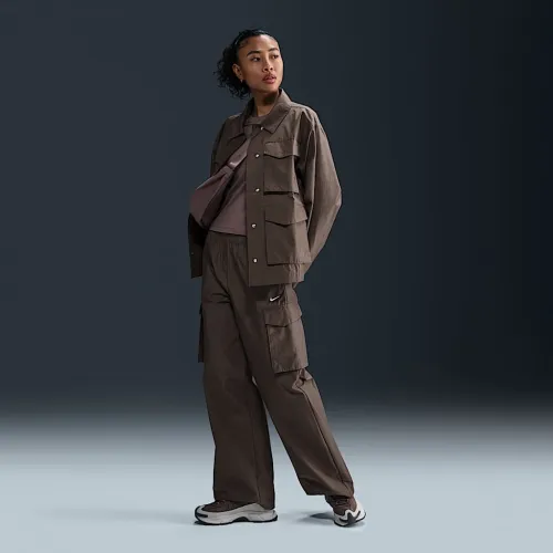 Nike Sportswear Everything Wovens женская Mid-Rise Cargo Pants цвет коричневый