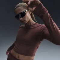 Nike Sportswear Chill Knit жіноча Slim Long-Sleeve Cropped Top колір коричневий