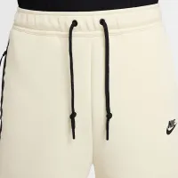 Nike Sportswear Tech Fleece мужские шорты цвет коричневый