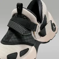 Nike Jordan Trunner LX женская Кроссовки цвет коричневый