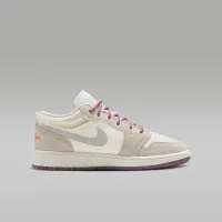Nike Air Jordan 1 Low SE Big детские Кроссовки цвет белый