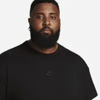 Nike Sportswear Premium Essentials чоловічі футболка колір чорний