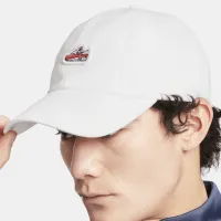 Nike Club Unstructuколір червоний 