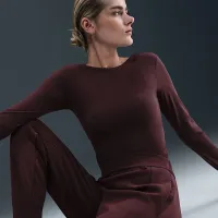 Nike 24.7 ImpossiblySoft жіноча Dri-FIT Mid-Rise Joggers колір червоний