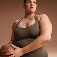 NikeSKIMS Matte жіноча Racerback Tank Top колір коричневий