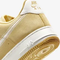 Nike Air Force 1 '07 LV8 чоловічі Кросівки колір коричневий