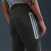 Nike Tech мужские Fleece Joggers with Reflective Accents цвет зеленый