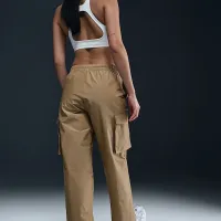 Nike Sportswear Everything Wovens женская Mid-Rise Cargo Pants цвет коричневый
