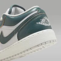 Nike Air Jordan 1 Low SE Big Kids Кроссовки цвет зеленый