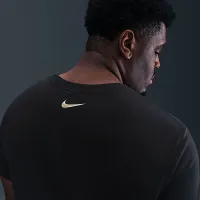 Nike Sportswear чоловічі футболка колір чорний