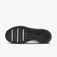 Nike MC Trainer 3 жіноча для тренування Кросівки колір чорний