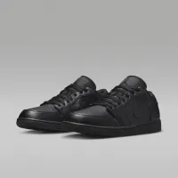 Nike Air Jordan 1 Low чоловічі Кросівки колір чорний