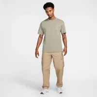 Nike Sportswear Premium Essentials чоловічі Pocket футболка колір зелений