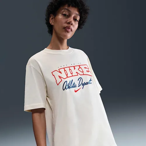 Nike Sportswear жіноча Loose Short-Sleeve Graphic футболка колір коричневий