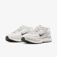 Nike P-6000 женская Кроссовки цвет коричневый