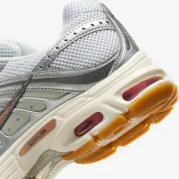 Nike Air Max Moto 2K жіноча Кросівки колір білий