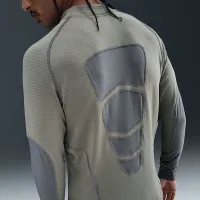 Nike Tech мужские Base Layer Long Sleeve Top цвет зеленый