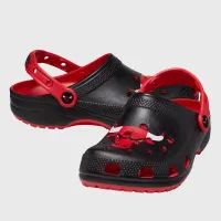 Шлёпанцы Crocs NBA Chicago Bulls Classic Clog 209441-6WC - Черные