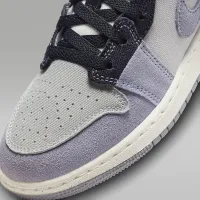 Nike Air Jordan 1 Low SE Big Kids' взуття Grey