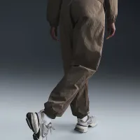 Nike Sportswear Essential жіноча Mid-Rise оверсайз Woven Joggers колір коричневий