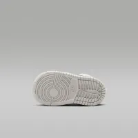 Nike Jordan 1 Mid SE Baby/Toddler Кроссовки цвет белый