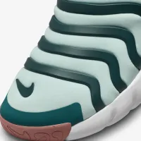 Nike Dynamo Go Little дитячі Easy On/Off Кросівки колір зелений