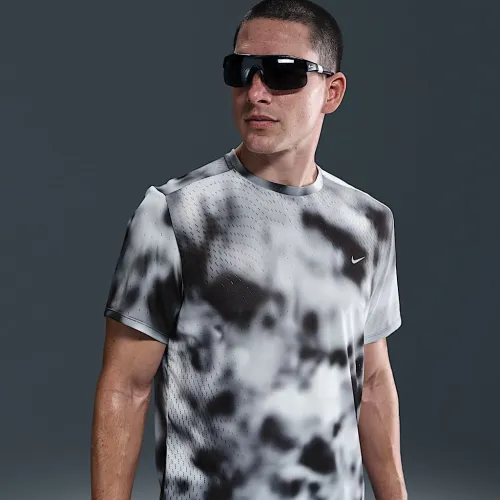 Nike Running Division Breathe чоловічі Dri-FIT ADV Short-Sleeve Running Top колір чорний