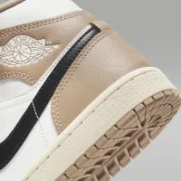 Nike Air Jordan 1 Mid жіноча Кросівки колір білий