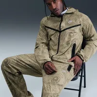 Nike Tech мужские Open-Hem Woven Pants цвет коричневый