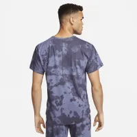 Nike Dri-FIT чоловічі Allover Print Short-Sleeve Yoga Top колір сірий