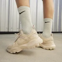 Nike TC 7900 женская Кроссовки цвет коричневый