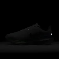 Nike Vomero 17 чоловічі Road Running Кросівки (Extra Wide) колір білий