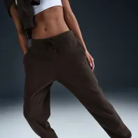 Nike Sportswear Phoenix Plush женская Mid-Rise Cozy Fleece Pants цвет коричневый