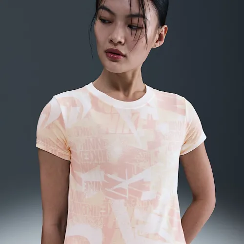 Nike Sportswear жіноча Slim футболка колір білий