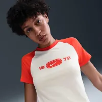 Nike Sportswear Chill Knit жіноча Slim Graphic футболка колір білий